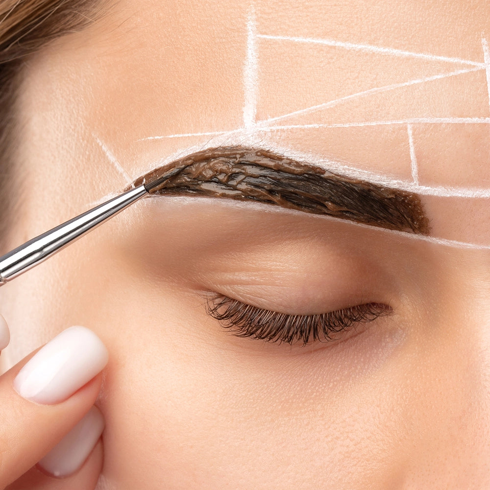 Diseño de cejas + Henna